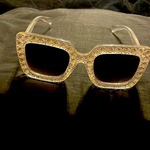 Clear/Diamond sunglasses